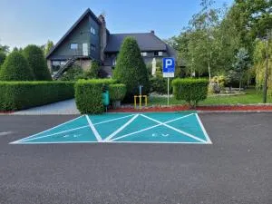 Zajazd Pod Niedźwiedziem - 迪拉基