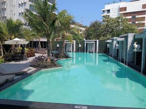 Arcadia Center Suites