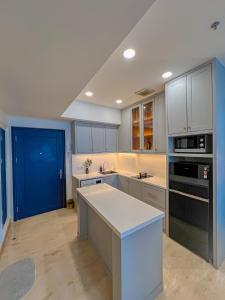 Brand new 2BR Empire Tower - Podomoro City