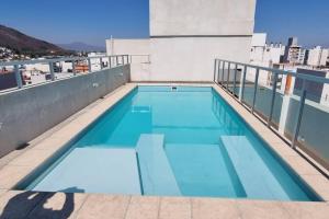 Luminoso, amplio y con piscina!