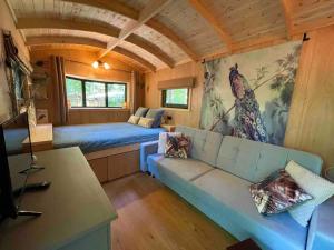 Pipowagen de Pauw in de bossen van Belgisch Limburg nabij Maastricht