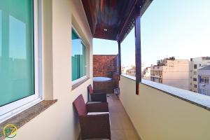 Nice penthouse with pool, close to the beach