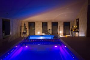 Double Room with Spa Access room in Cal Barber
