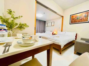 One Uptown 2-bed 1BR w/XBOX, Netflix in BGC
