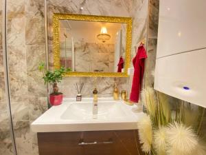 Royal Apartment
