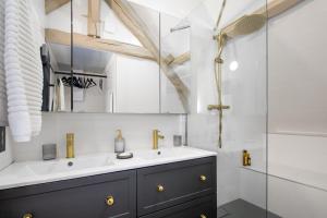 Villas Hameau du Chateau de Giverzac, gites luxueuses : photos des chambres