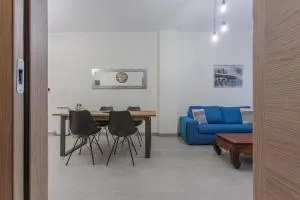 Ferrara Biscay Bay Apartment with balconies - Coronella