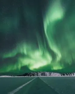 Upea Villa Lapin Kulta hirsihuvila Inarijärven rannalla - 伊纳利