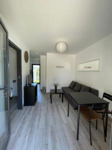 Appartements T2 climatise avec jardinet : photos des chambres