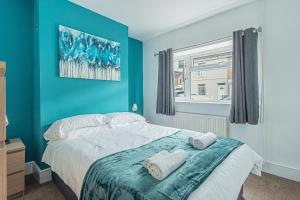 Lorne Lodge Central Swindon