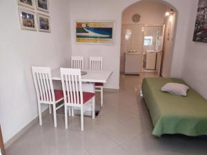 Apartment in Bol with terrace, air conditioning, WiFi, washing machine 3634-4