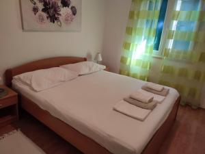 Apartment in Bol with terrace, air conditioning, WiFi, washing machine 3634-4