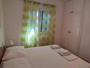 Apartment in Bol with terrace, air conditioning, WiFi, washing machine 3634-4