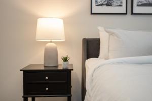 1BR in The Aspens, King Bed, True Ski In, Ski Out, Hot Tubs and Pool, Ski Valet, Private Balcony