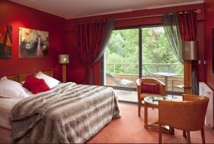 Hotels Logis La Source Bleue : photos des chambres