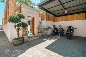 Villa 3BR Canggu Tropical Vibes !