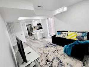 Feel Like Home/ Bs Mississauga - Streetsville