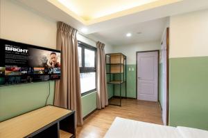 St. Marvin Studio Makati M306