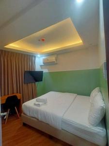 St. Marvin Studio Makati M301