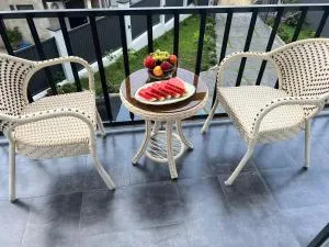 Grey House - Gulripʼshi