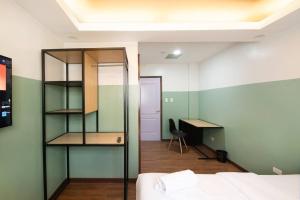 St. Marvin Studio Makati M207