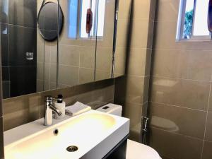 Artistic, spacious and comfortable 1 bedroom apartment