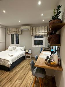 Theodores cosy apartment