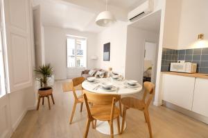 Reina María Cristina, céntrico y luminoso