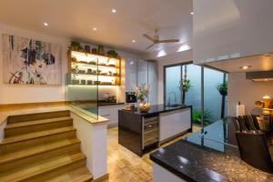 Spacious 5-bedroom private villa for groups of up to 12 guests