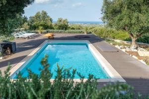 Villa Butterfly by Raro Villas