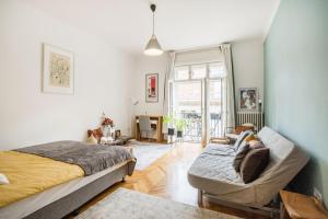 Modern flat in heritage district near the City center