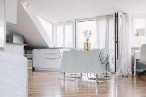 Appartement Residenz Panorama - Einzigartiges Loft im Herzen von Würzburg mit 2 Balkonen und Panorama-Aussicht!