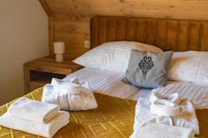 Dom z widokiem na góry i prywatnym jacuzzi w Zębie