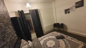 2 bedroom house, Tunstall, Stoke-on-Trent.