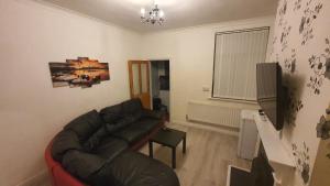 2 bedroom house, Tunstall, Stoke-on-Trent.