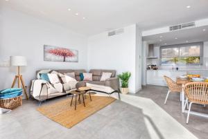 Palm Beach - Luxury family home with pool