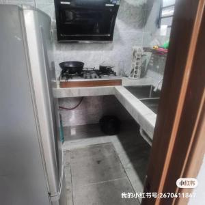 1号房有厕所厨房冰箱洗衣机