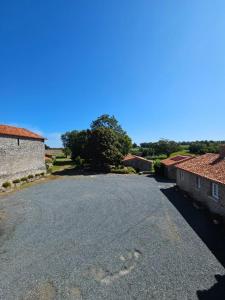 Maisons de vacances La Commanderie Grand Gite 10kms 