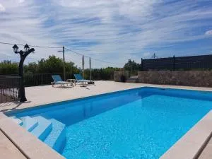Holiday house with private Pool - 斯科比西奇