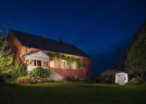 Folwark Rafałówka by Noclegi Renters