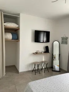 Chambre avec salle de bain privée dans villa avec garage - Manosque