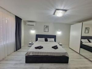 Central Luxe Apartment - Elisha
