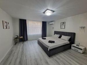 Central Luxe Apartment - Elisha