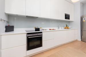 Neptun Park Spacious 3 Bedroom Apartment by Renters