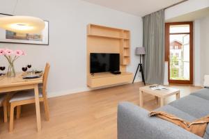 Neptun Park Spacious 3-Bedroom Apartment by Renters