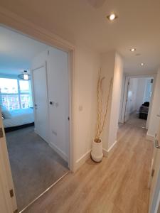 Luxury New 2 Bed2 Bathroom Flat With Balcony