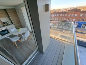 Luxury New 2 Bed2 Bathroom Flat With Balcony