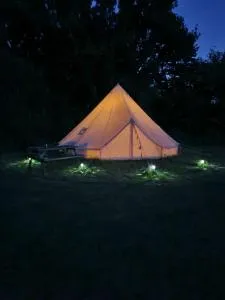 Glamping in style Bell tent - Ifield