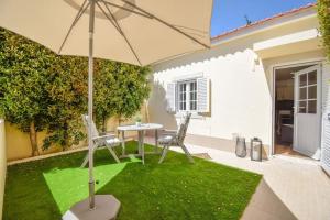 Acolhedor Apartamento de 1 Quarto com Terraço