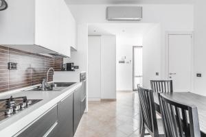 Milan - Bocconi e Navigli - Spacious 3BR Apartment 95 m - Free Parking